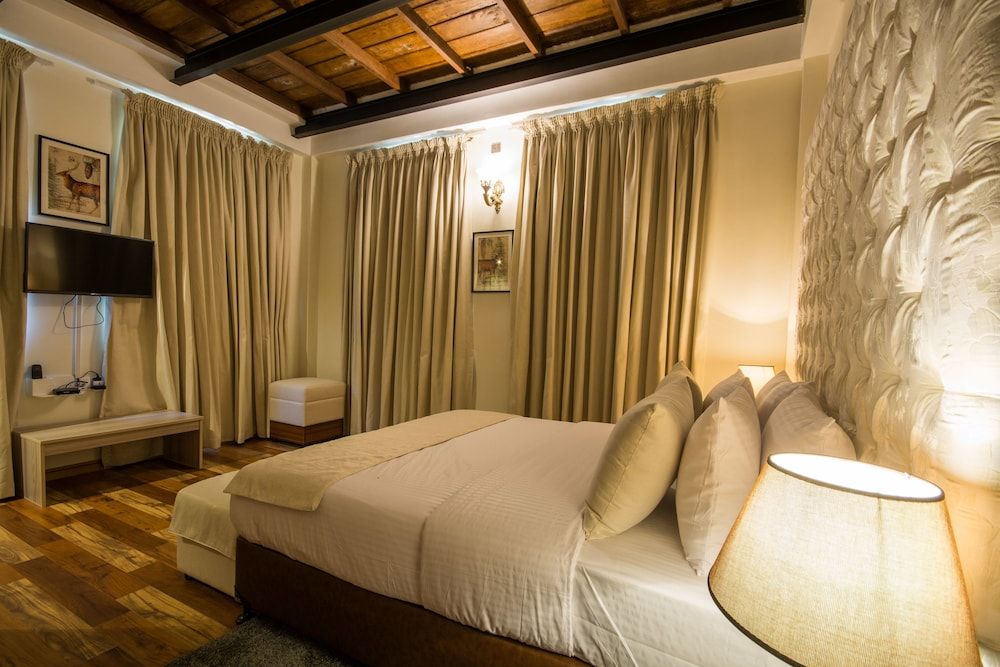 The Wind Castle Rock Retreat 5