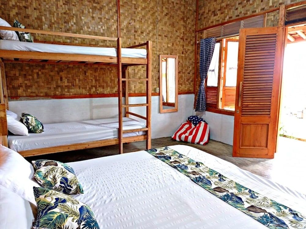 Cianjur Paddies Hostel Basic Quadruple Room 5