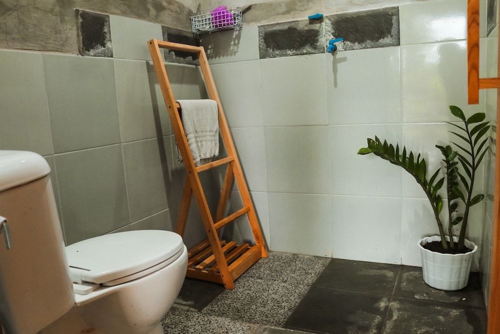 Cianjur Paddies Hostel Basic Quadruple Room 20