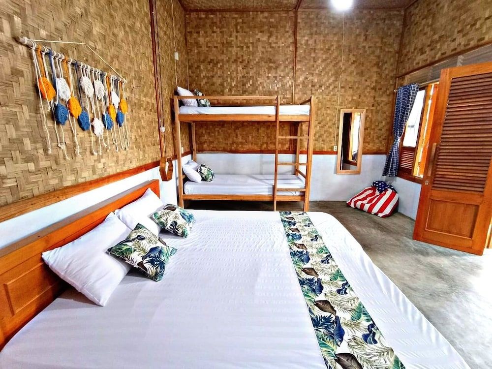 Cianjur Paddies Hostel Basic Quadruple Room 2