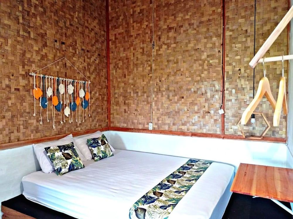 Cianjur Paddies Hostel Basic Quadruple Room 11