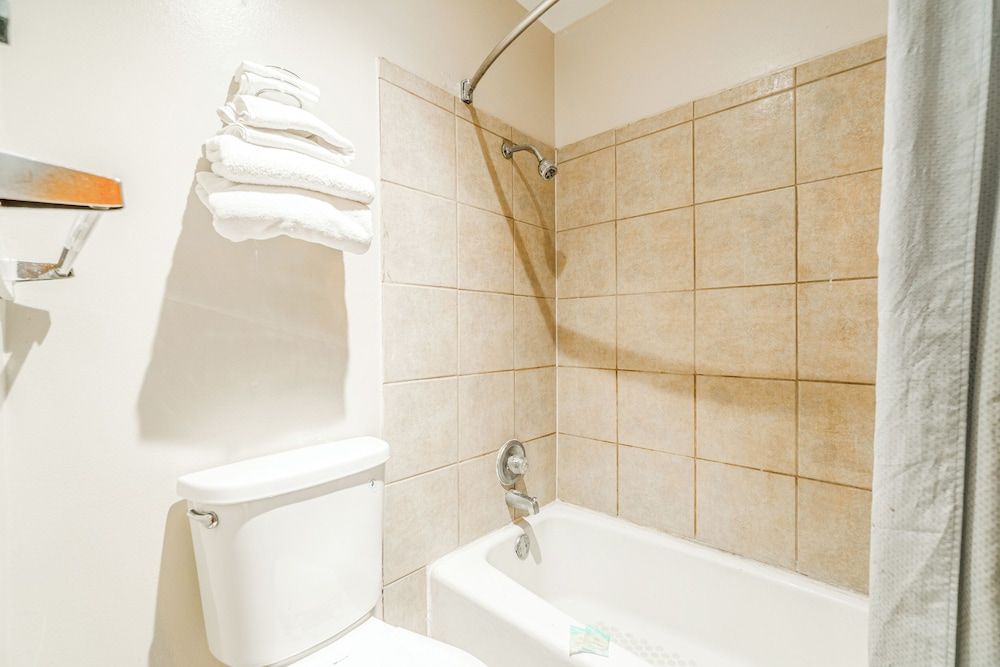 Capital O American Inn Colorado City I-20 2 Double Beds Non-Smoking 5