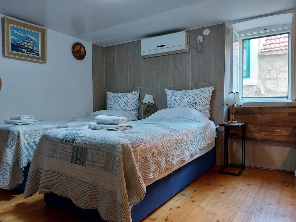 undefined Cozy En-suite Rm on Dumanica 7