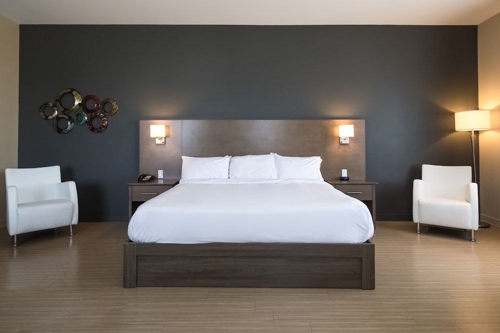 Imperia Hotel & Suites Terrebonne Suite, Studio-loft Style, 1King Bed and Sofabed 2