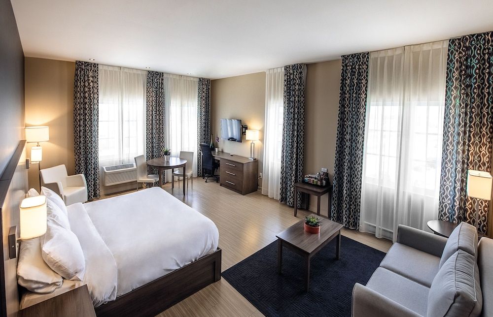 Imperia Hotel & Suites Terrebonne Suite, Studio-loft Style, 1King Bed and Sofabed 3