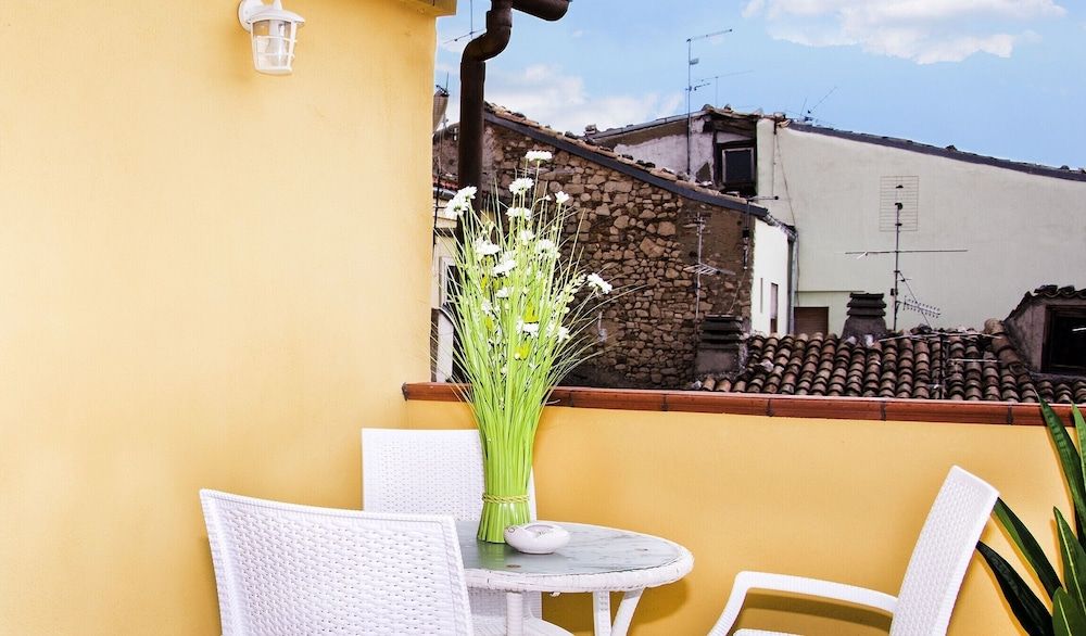 B&B Porta San Paolo Deluxe Triple Room, Terrace (La Terrazza) 5