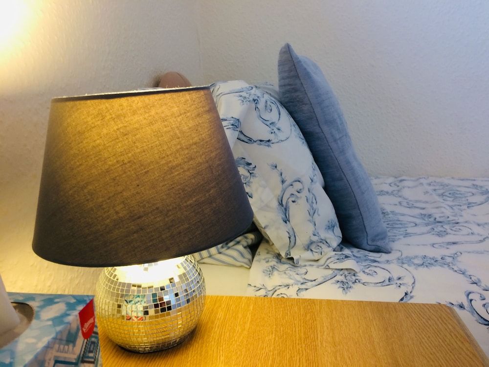 Arden House Twin Room, Shared Bathroom 3