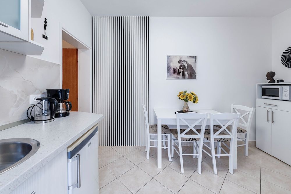 undefined Apartment Ivona With Teracce 6