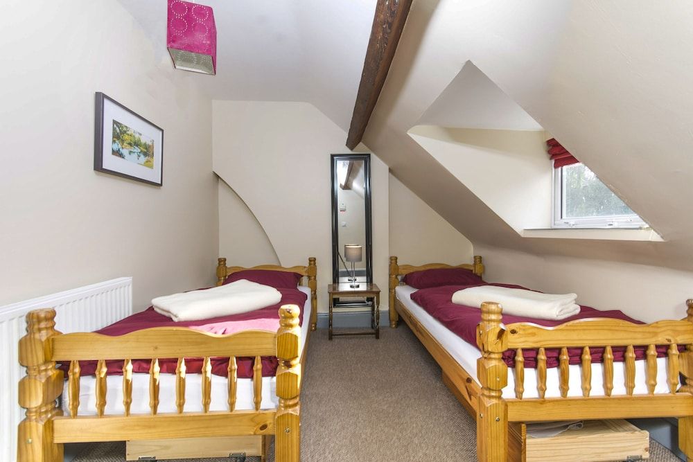 Llangollen Hostel Basic Suite, Private Bathroom, Mountain View 2