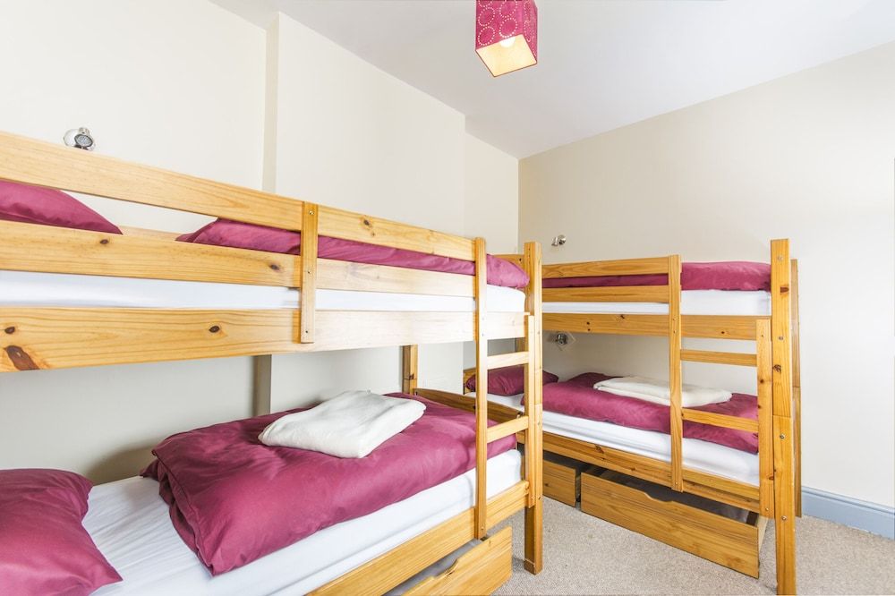 Llangollen Hostel Economy Quadruple Room, Ensuite