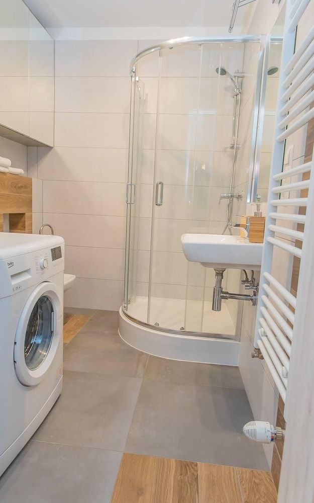 Easy Rent Apartments - COZY Deluxe Apartment 4