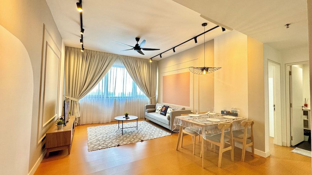 The Hub SS2 by manatidur