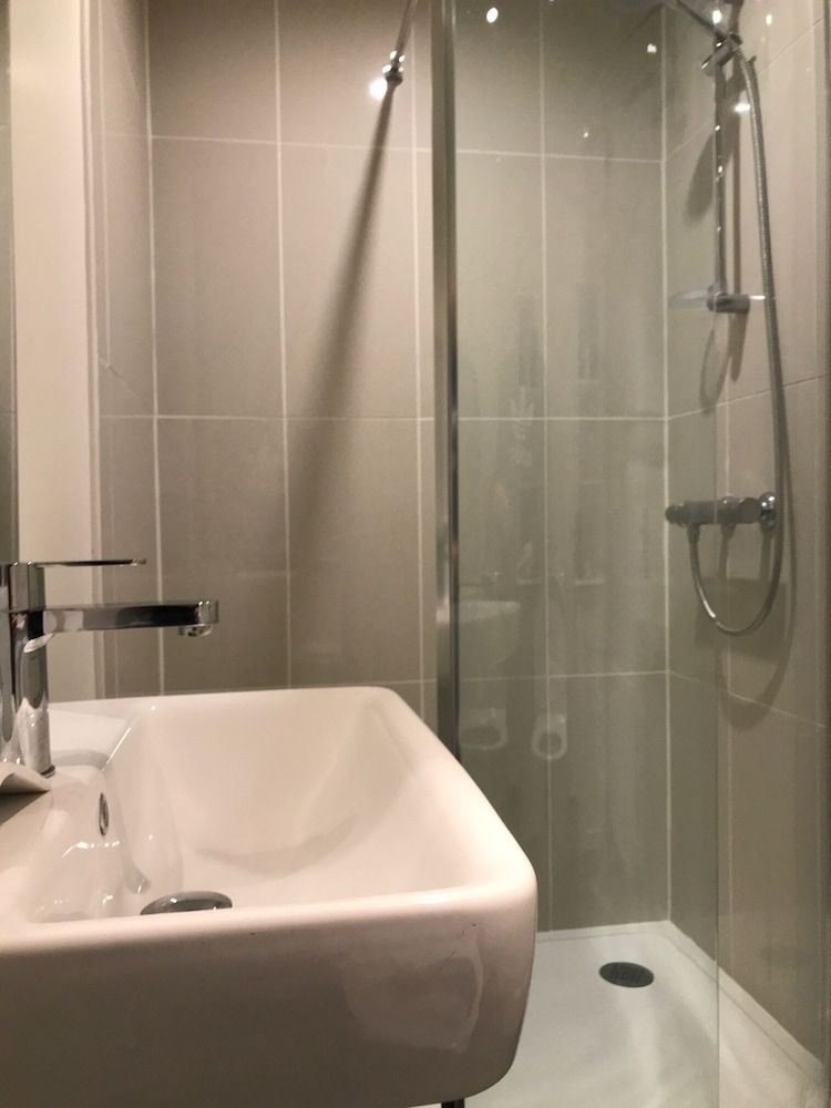 Manse On The Beach Luxury Double Room, Ensuite, Courtyard View 5