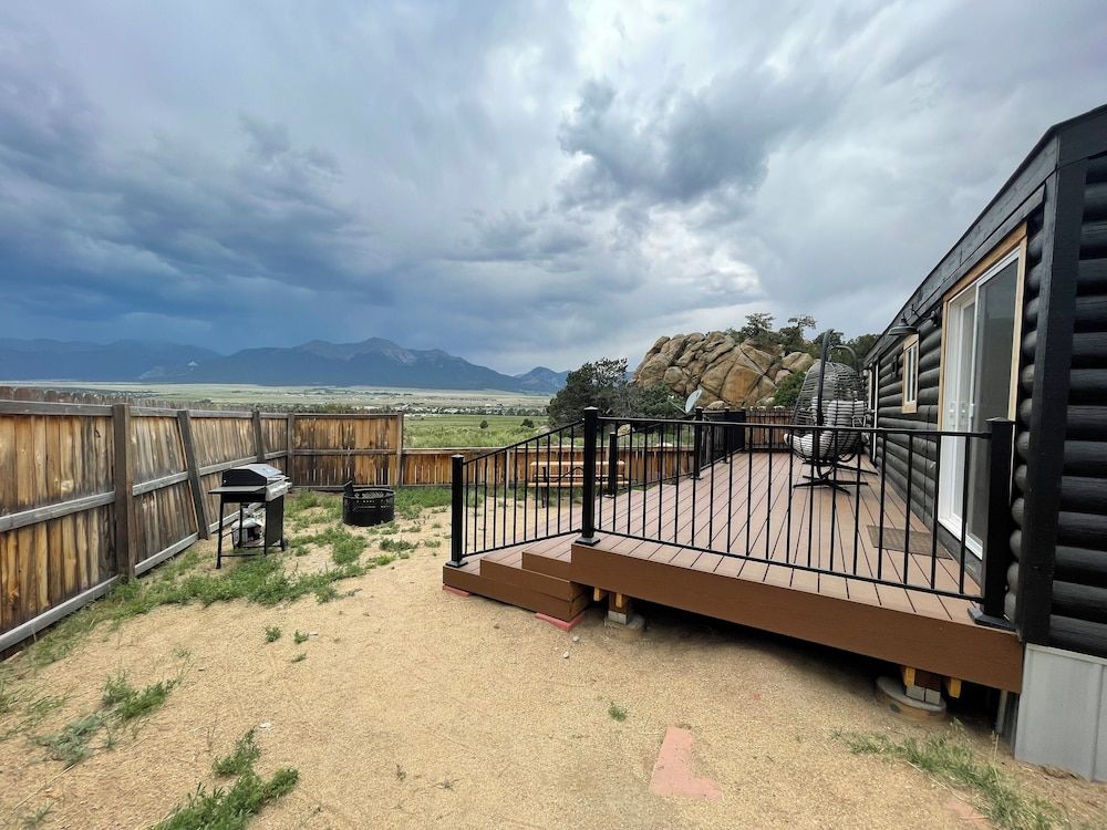 BV Overlook Camp & Lodging Shavano Deluxe Cabin 6