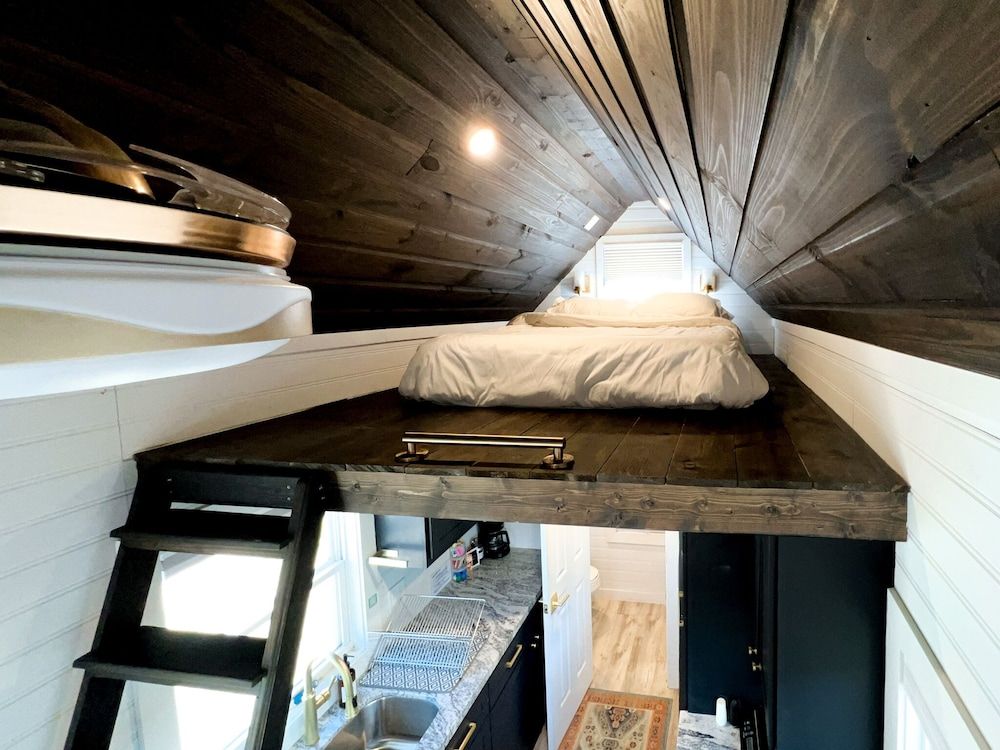 BV Overlook Camp & Lodging Belford Tiny Home 3