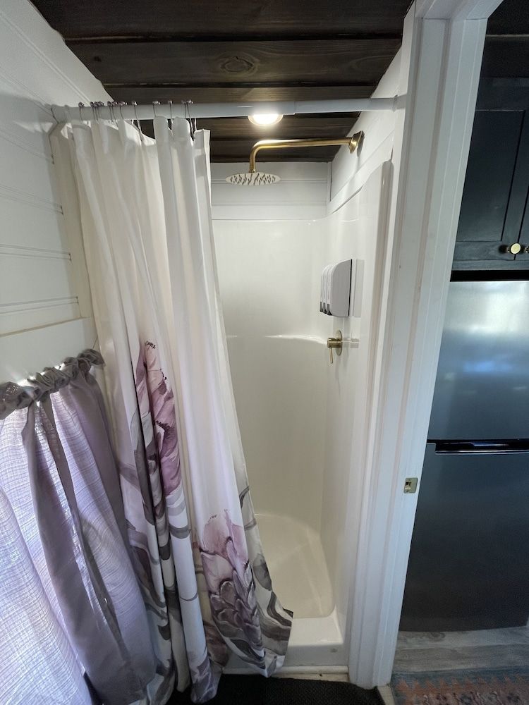 BV Overlook Camp & Lodging Belford Tiny Home 5