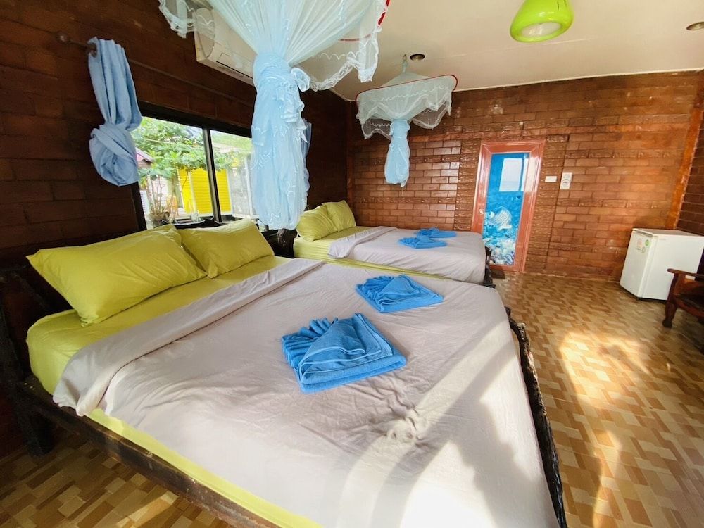 I-Lay House Koh Kood Triple Room with Sea View 2