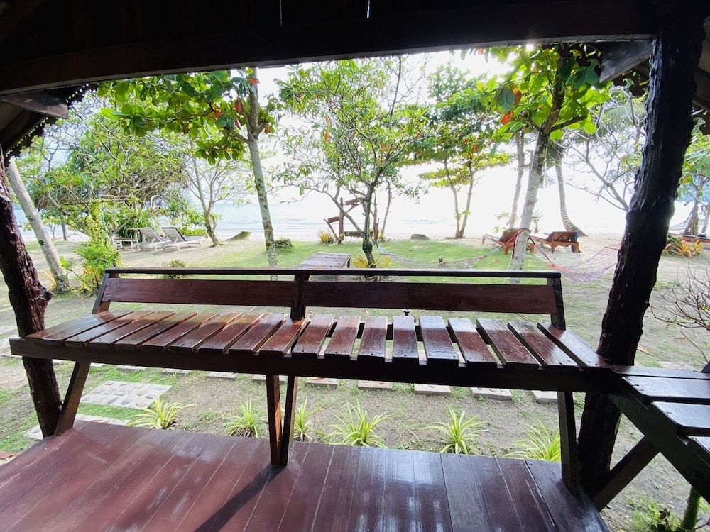 I-Lay House Koh Kood Triple Room with Garden View 4