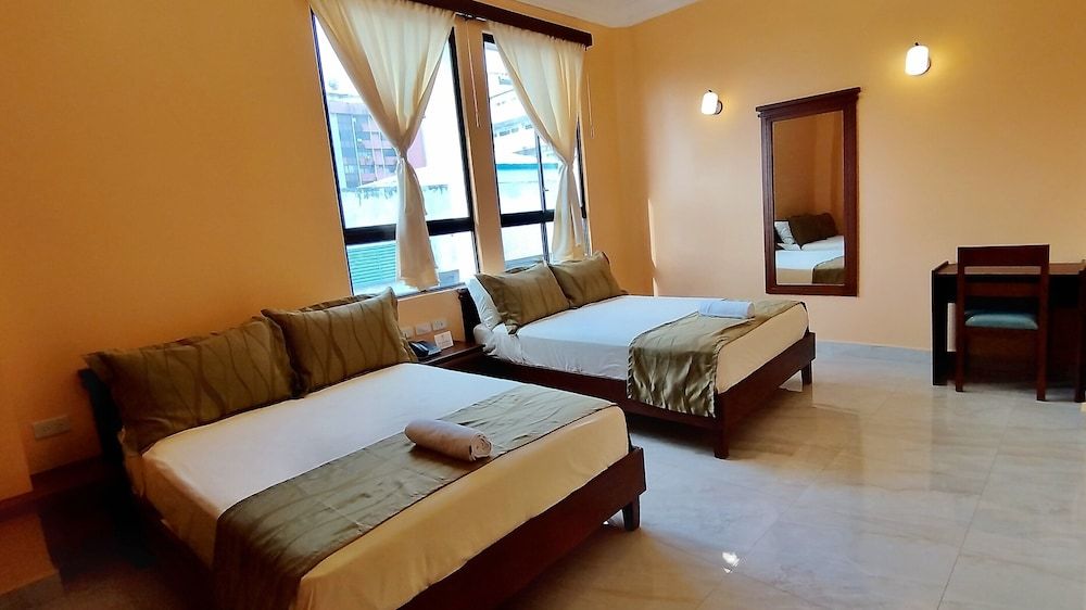 Hostal California Inn