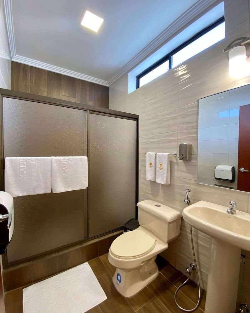 Hostal California Inn Standard Double Room, 1 Queen Bed 4