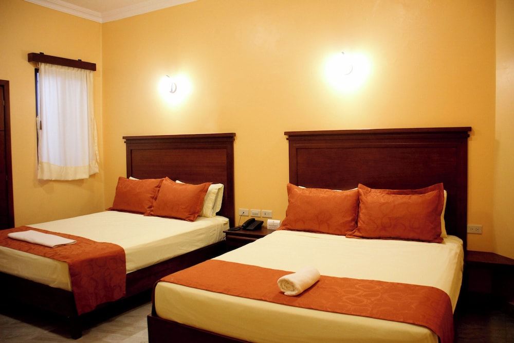 Hostal California Inn Standard Twin Room, 2 Double Beds 3