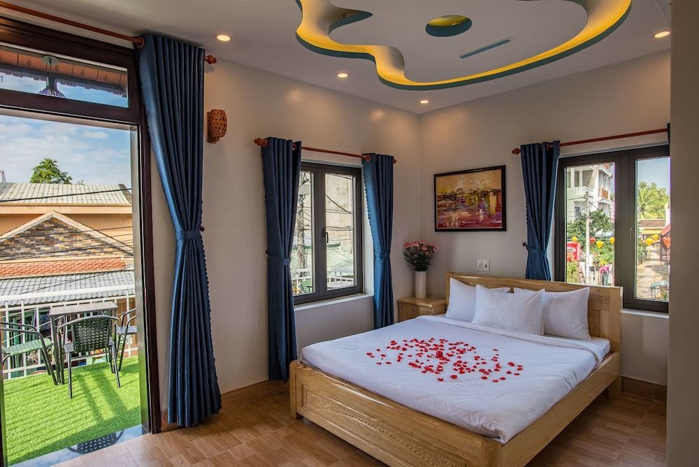 Minh An Riverside Villa Superior Double Room, River View 5