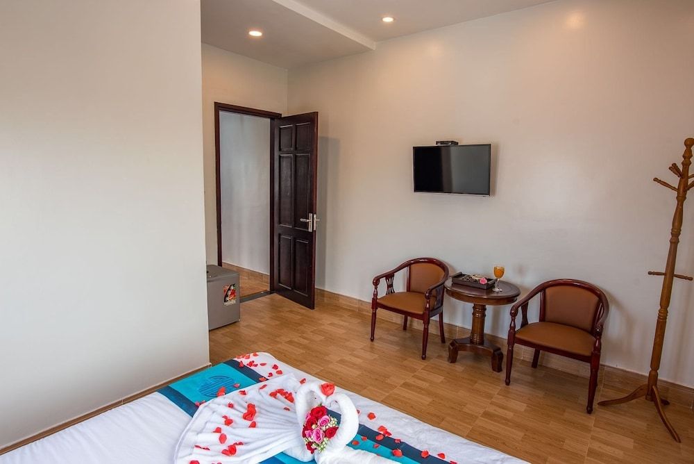 Minh An Riverside Villa Superior Double Room, River View 7