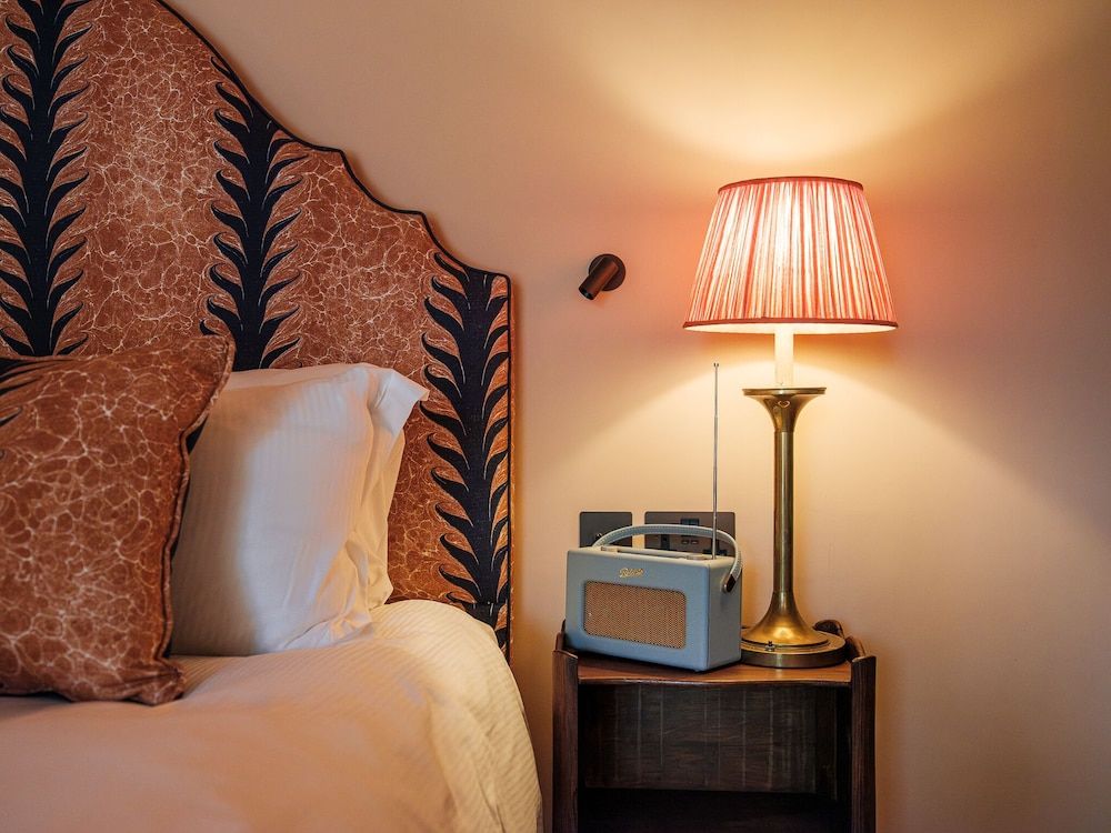 The Stump Suite, Ensuite, Garden View