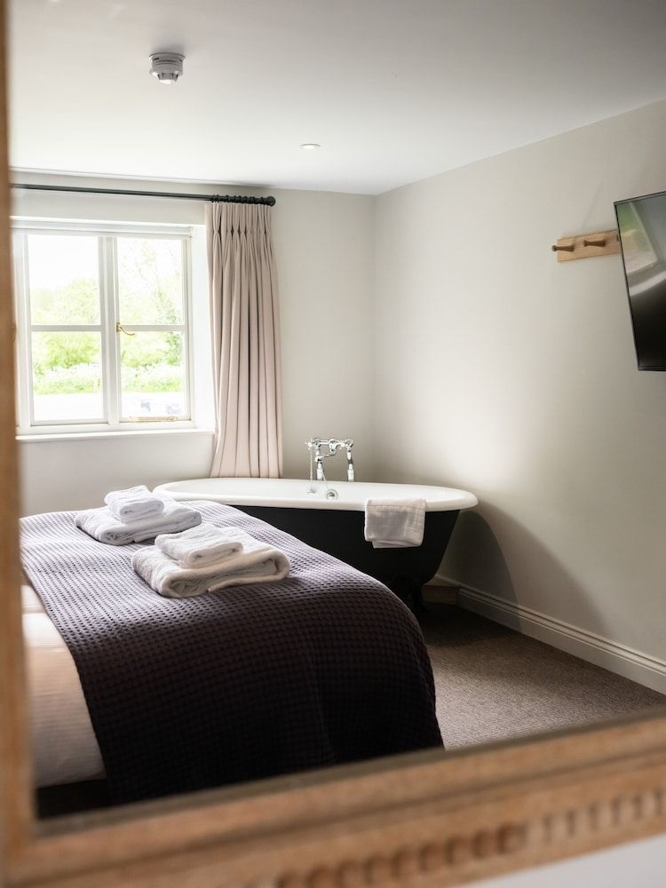 The Stump Suite, Ensuite 4