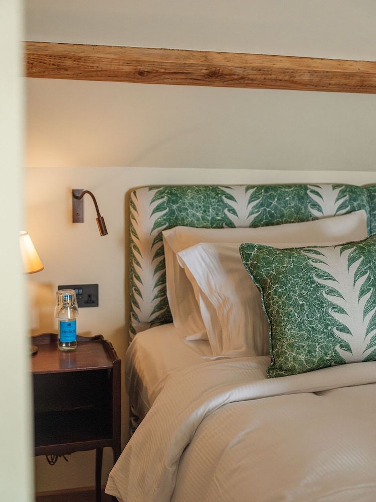 The Stump Suite, Ensuite, Garden View 6