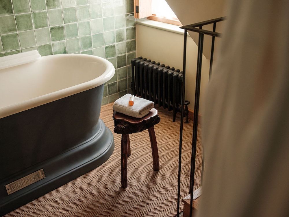 The Stump Suite, Ensuite, Garden View 10