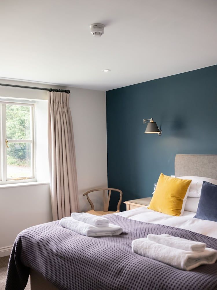 The Stump Suite, Ensuite 2