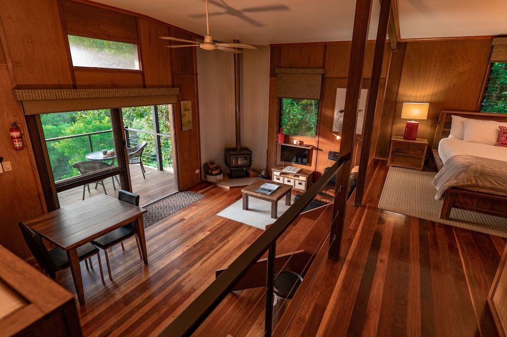 Whispering Valley Cottage Retreat Romantic Cottage, 1 Bedroom (Sally Wattle) 2