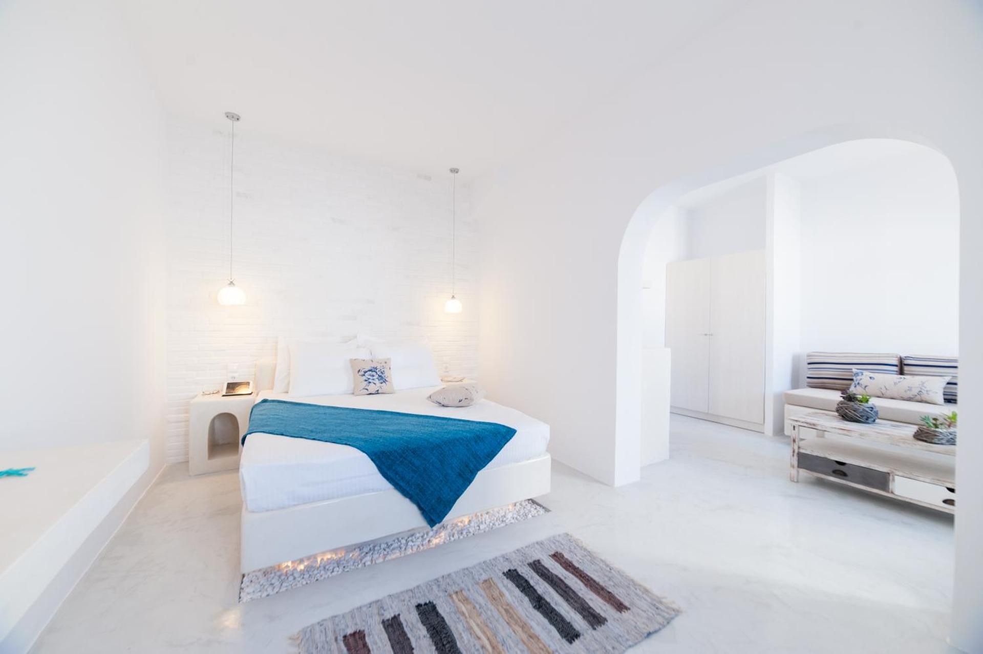 Superior Suite with pool view