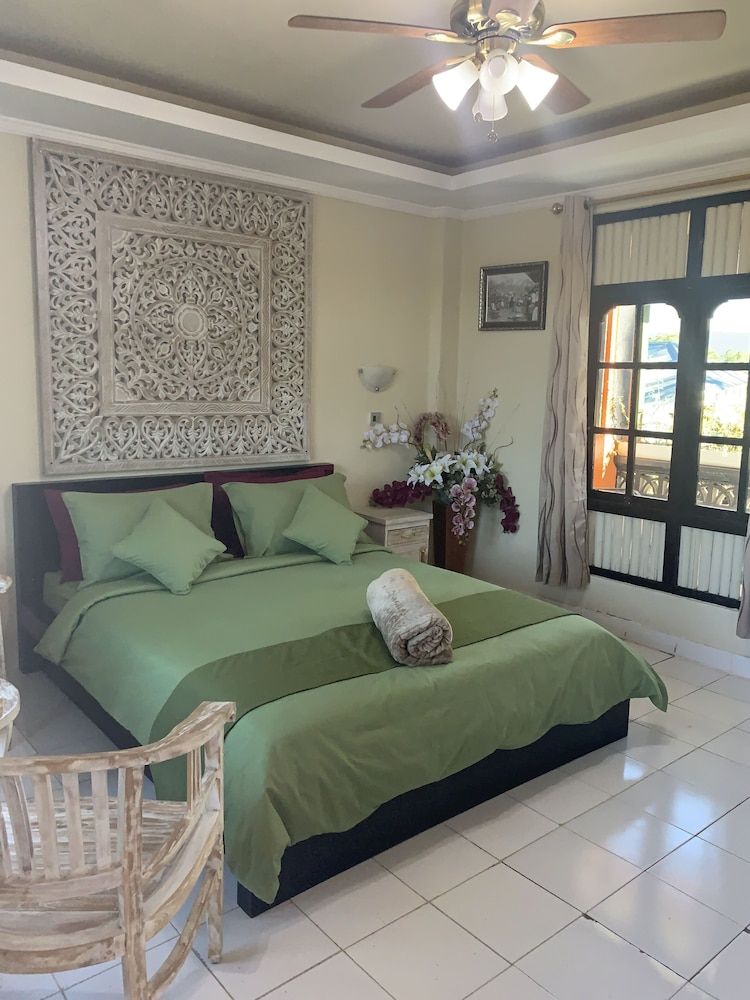 Batur Sunrise Guesthouse Queen Room on 2rd Floor 2