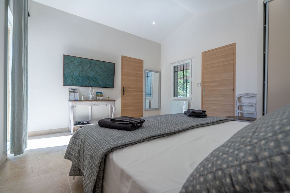 Mas La Cheneraie Premium Studio (L'Olivier) 3