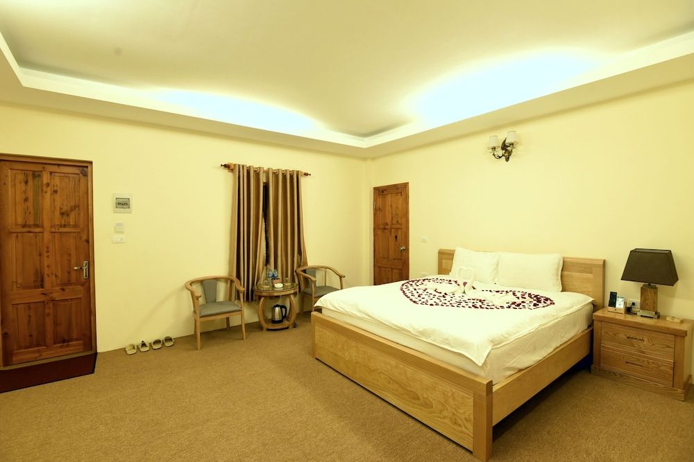 undefined Paragon Resort 5