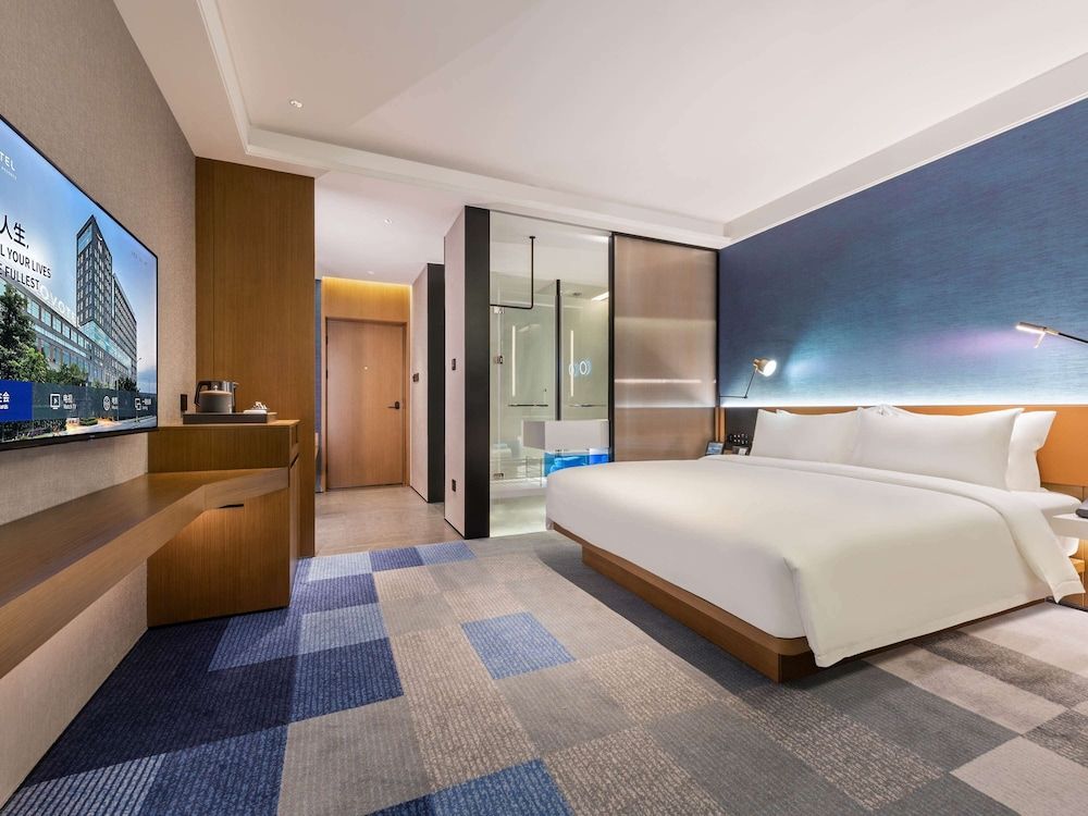 Standard Room, 1 King Bed