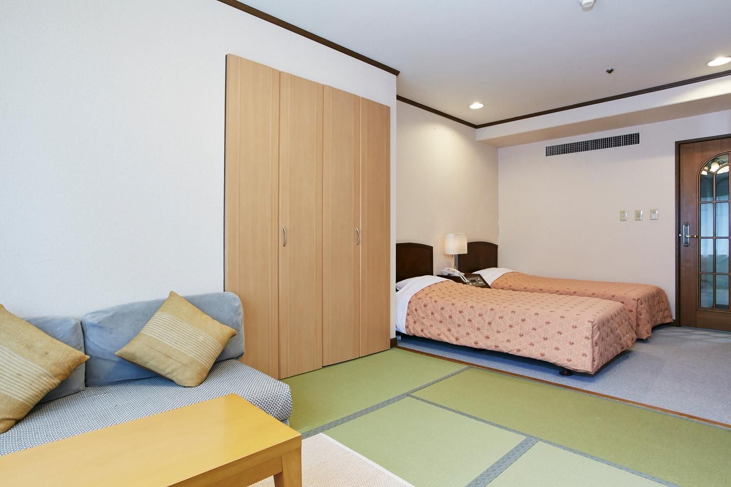 Room with Tatami Area Cortina Room - Early Check in (14:00) & Late Check out (11:00)