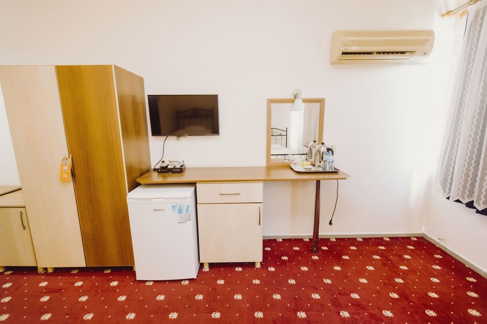 Ozalp Han Hotel Standard Double or Twin Room 9