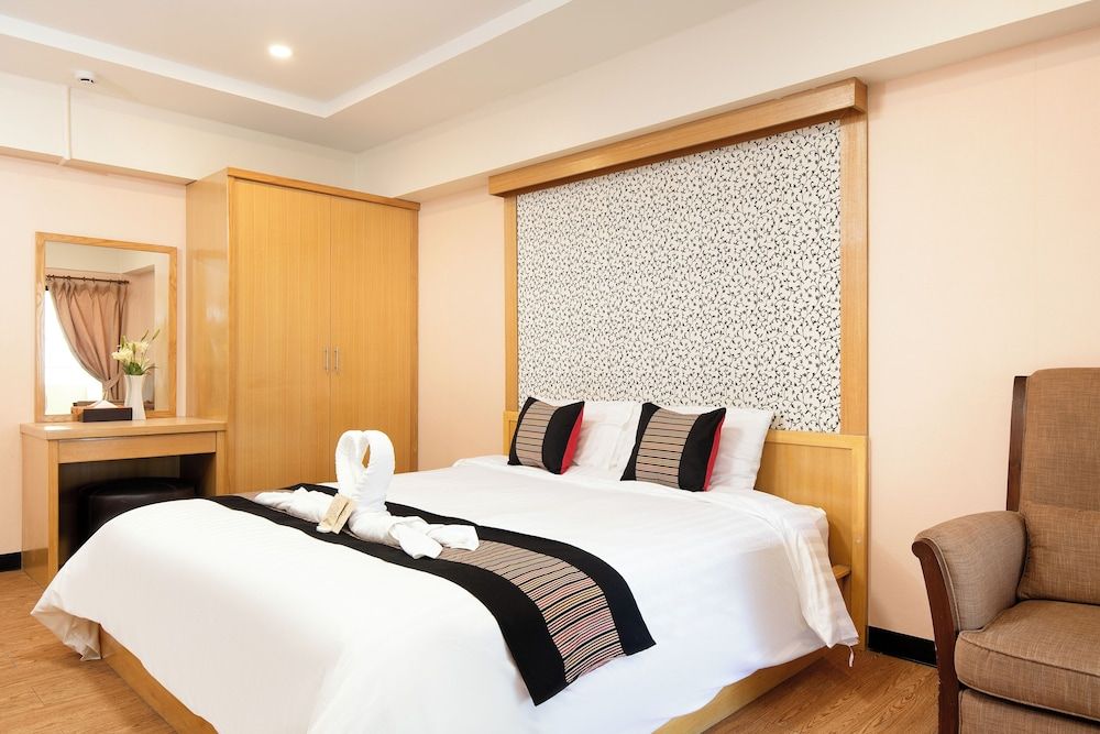 P-Park Hotel Bangkok Superior Double Room 9