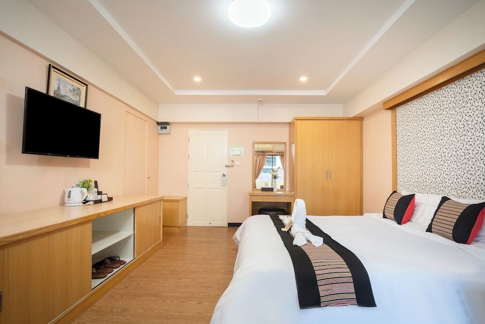 P-Park Hotel Bangkok Superior Double Room 7