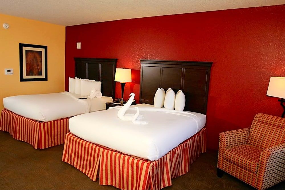 Pier House 60 Clearwater Beach Marina Hotel Room, 2 Queen Beds, Balcony - No View 2