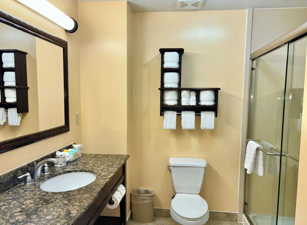 Pier House 60 Clearwater Beach Marina Hotel Room, 2 Queen Beds, Balcony - No View 5