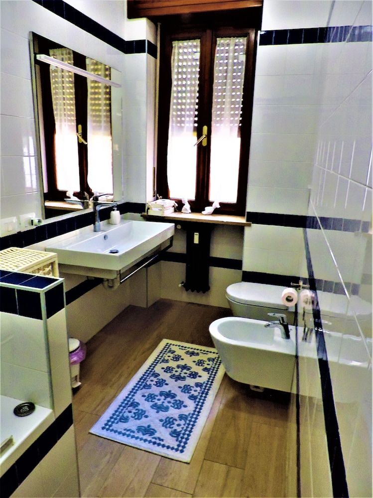 Family Room (Private External Bathroom)