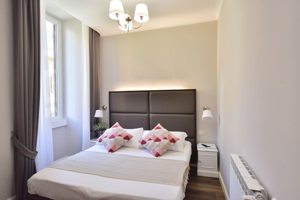 undefined SACCONI PALACE SUITE ROMA 2