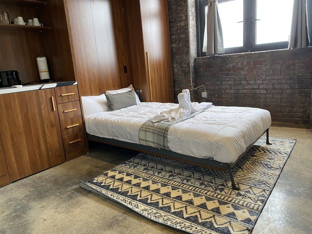 undefined 424 Gold Way - Studio Apt. 401 7