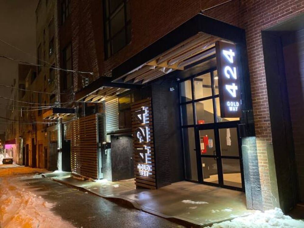 undefined 424 Gold Way - Studio Apt. 401 10