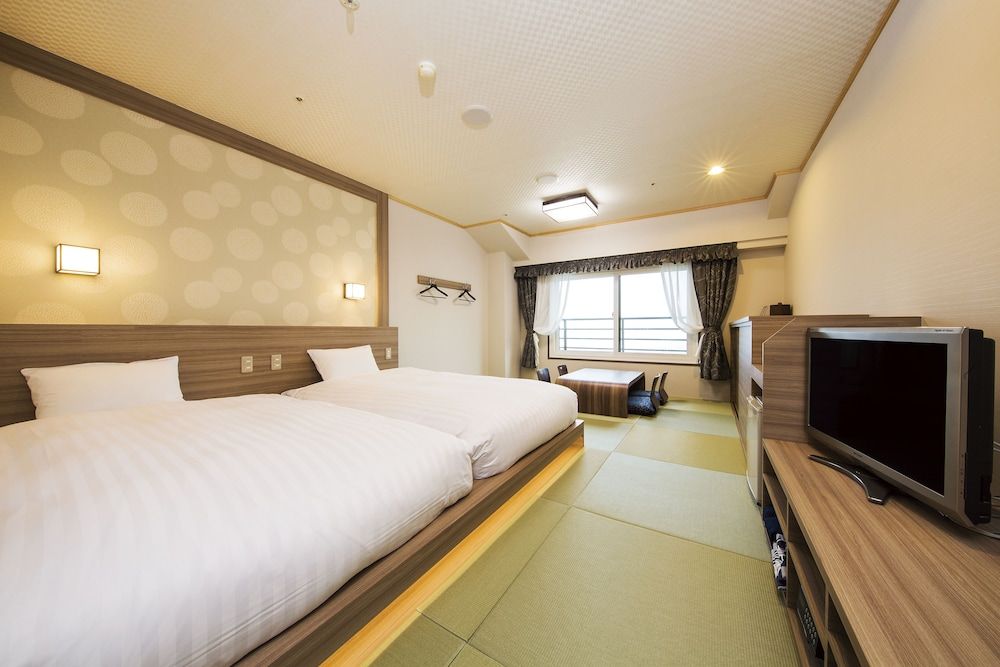 Hotel Green Plaza Hakone Japanese-Western Style Room, Non Smoking, 2 Single and 2 Futon