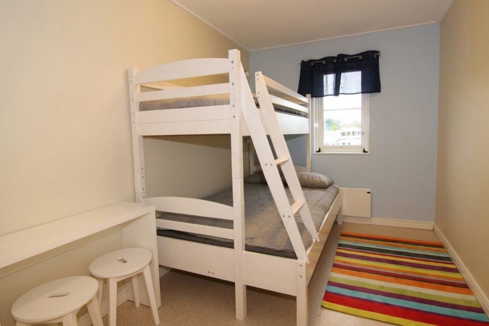 Twin Room, Shared Bathroom